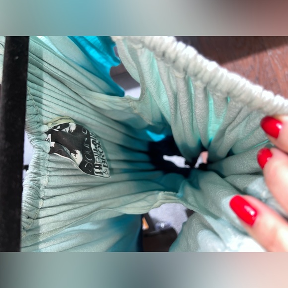 Young Fabulous and Broke top - Picture 3 of 9